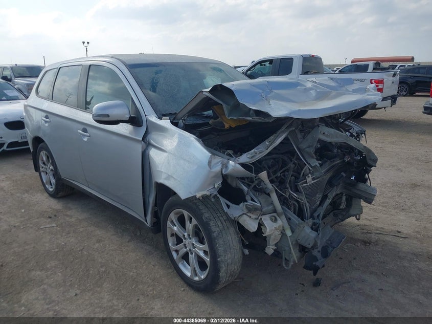 2014 MITSUBISHI OUTLANDER SE