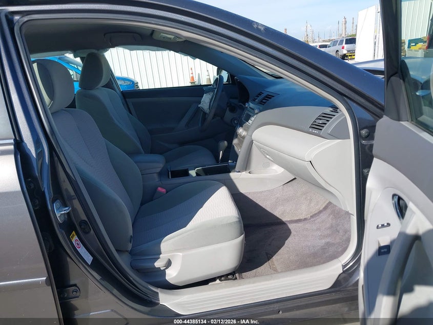 2011 Toyota Camry Le V6