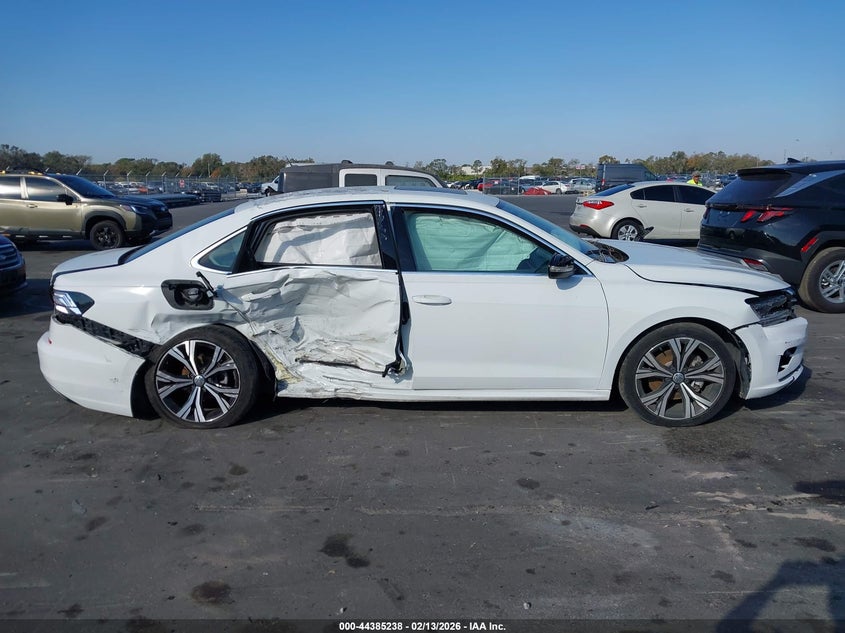 2022 VOLKSWAGEN PASSAT SEDAN 2.0L I-4 DI, DOHC, VVT, TURBO, 174HP