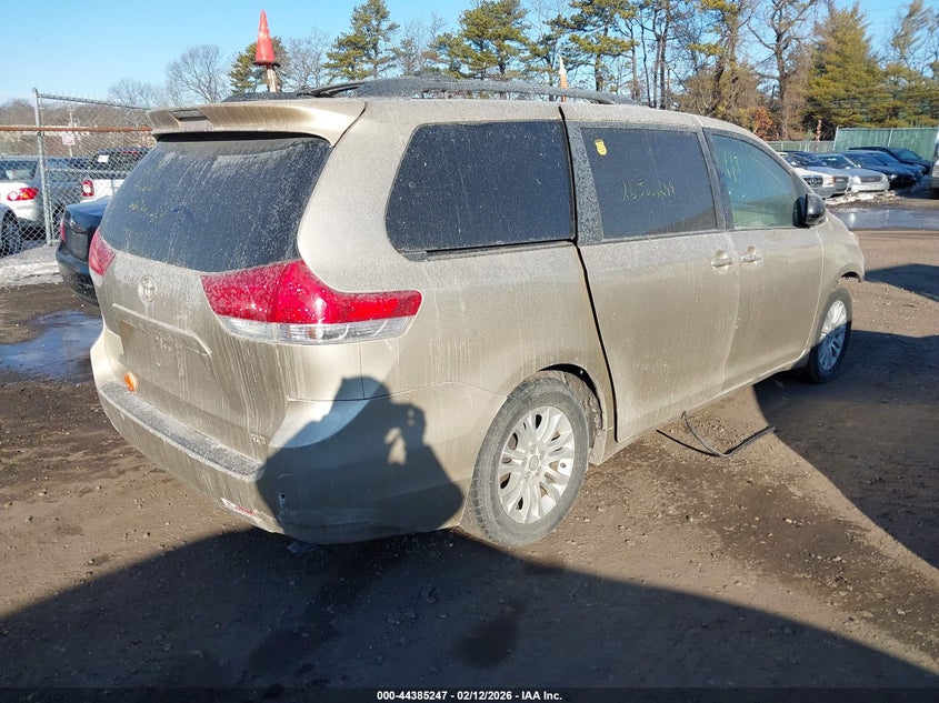 2013 Toyota Sienna Xle V6 8 Passenger