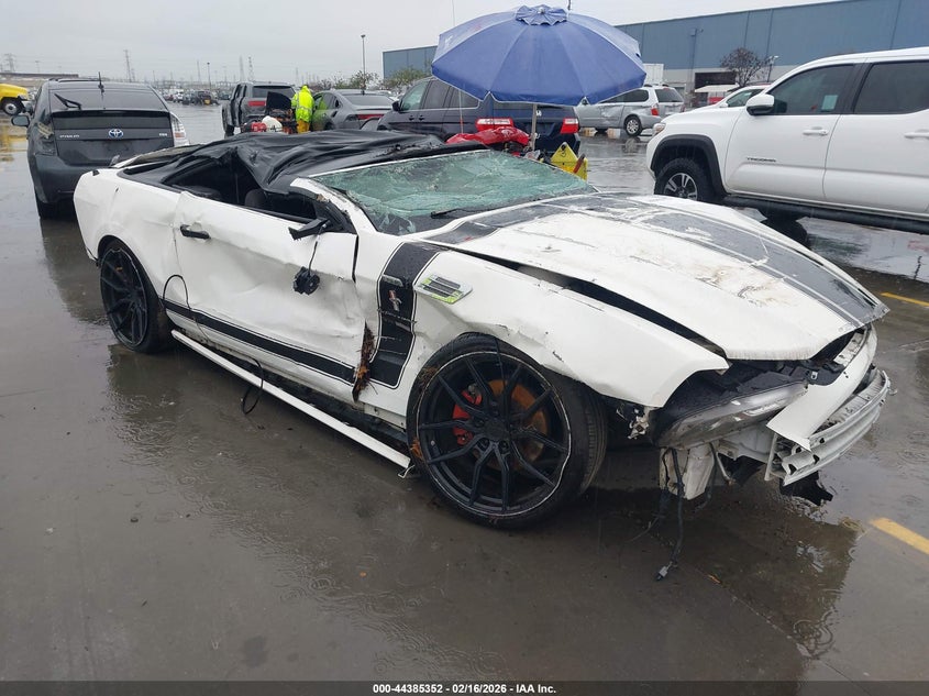 2013 FORD MUSTANG V6