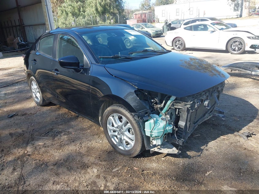 3MYDLBYVXHY177923 TOYOTA YARIS IA Photo 1