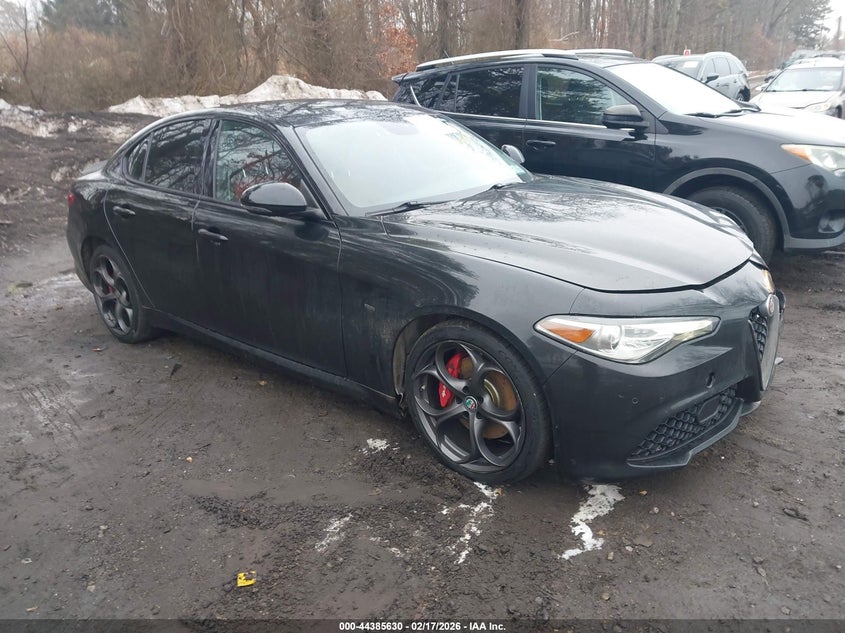 2018 Alfa Romeo Giulia Ti Sport Awd