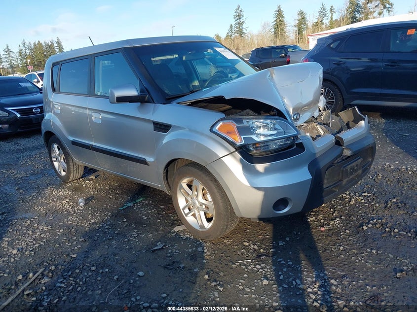 2010 Kia Soul +