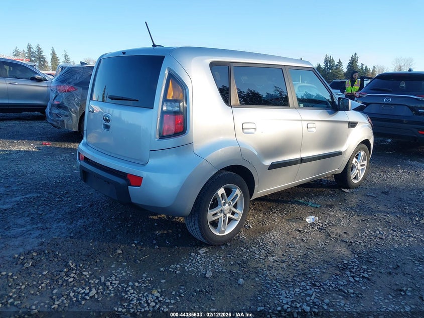 2010 Kia Soul +