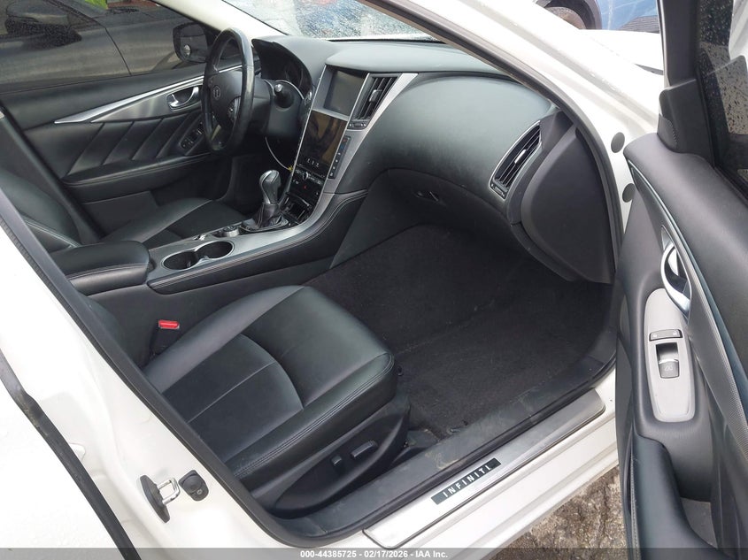 2015 Infiniti Q50 Premium