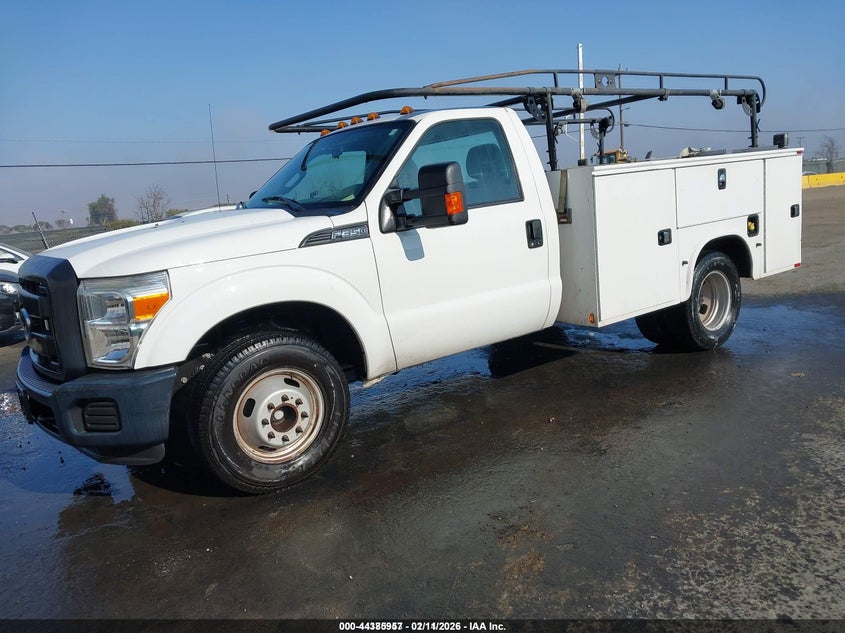 2014 Ford F-350 Chassis Xl