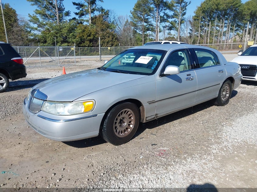 2002 Lincoln Town Car Cartier