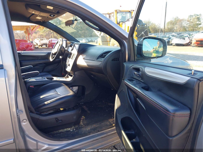 2016 Dodge Grand Caravan R/T