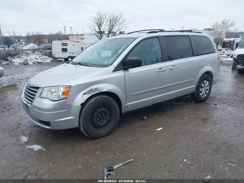 2010 Chrysler Town & Country Lx