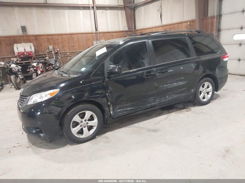2013 Toyota Sienna Le V6 8 Passenger