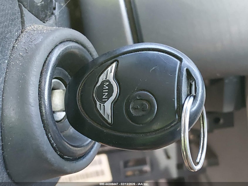 2004 Mini Cooper S VIN: WMWRE33454TD80529 Lot: 44386447