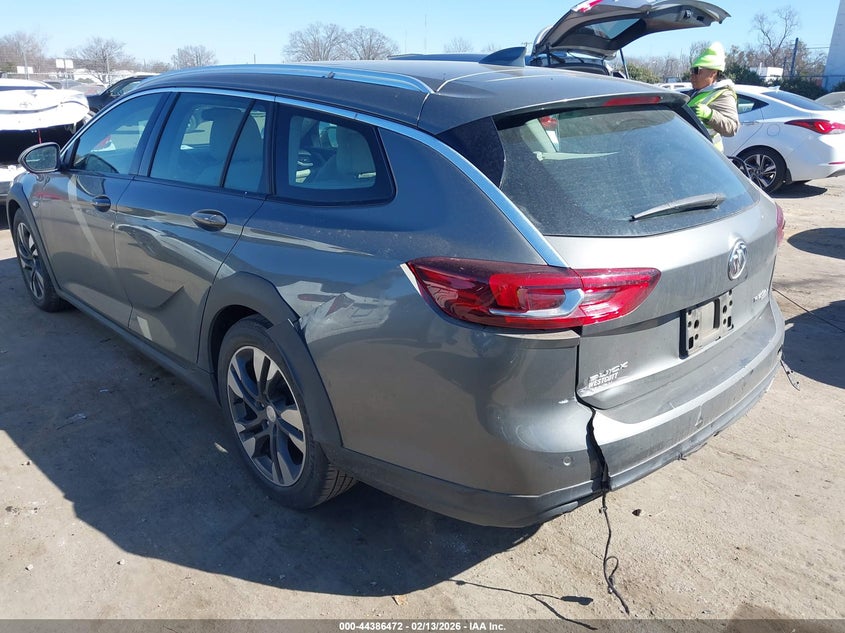 2018 Buick Regal Tourx Essence