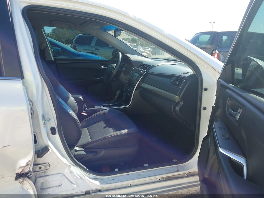 2017 Toyota Camry Hybrid Se