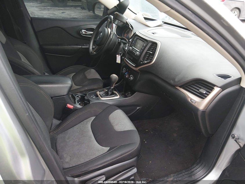 2016 Jeep Cherokee Sport