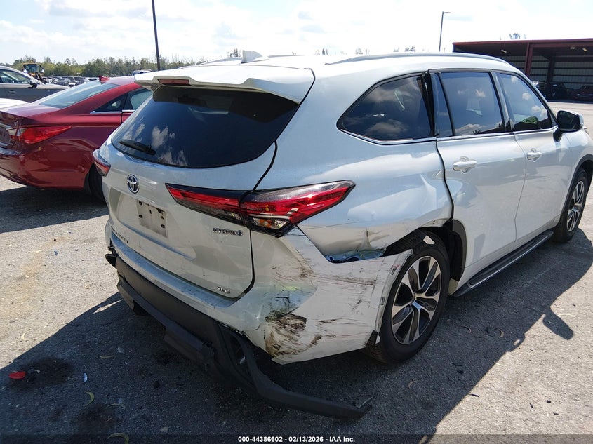 2022 Toyota Highlander Hybrid Xle