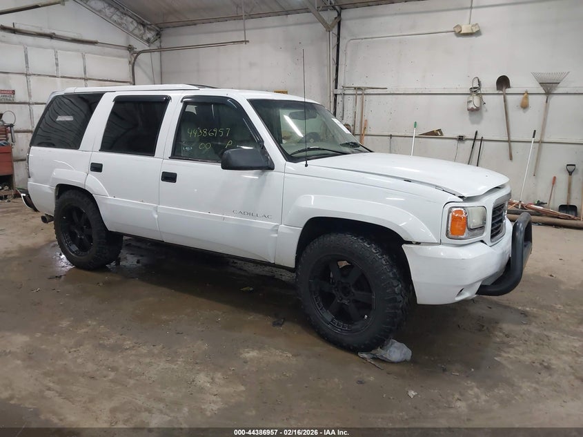 2000 Cadillac Escalade Standard