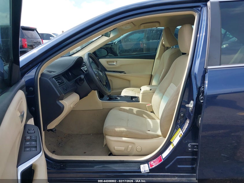 2015 Toyota Camry Hybrid Le