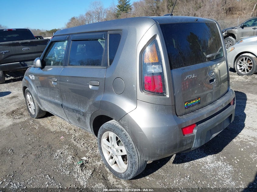 2010 Kia Soul +