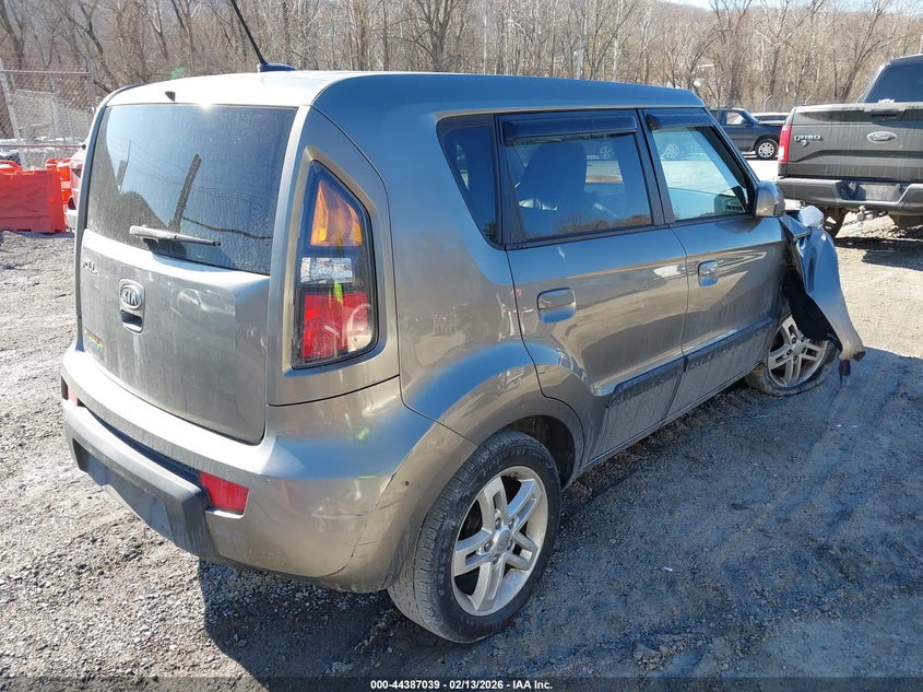2010 Kia Soul +