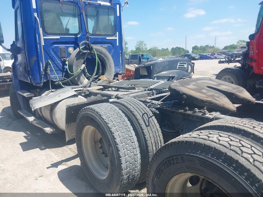 2013 Freightliner Cascadia 125