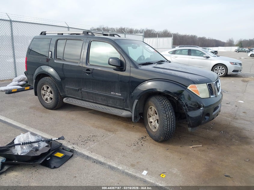 2005 Nissan Pathfinder Se Off-Road