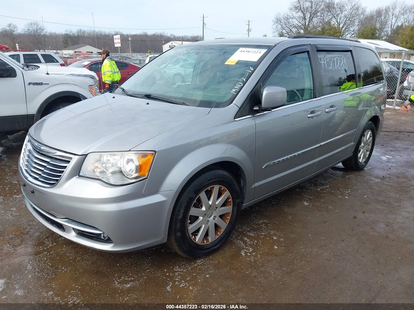 2016 Chrysler Town & Country Touring