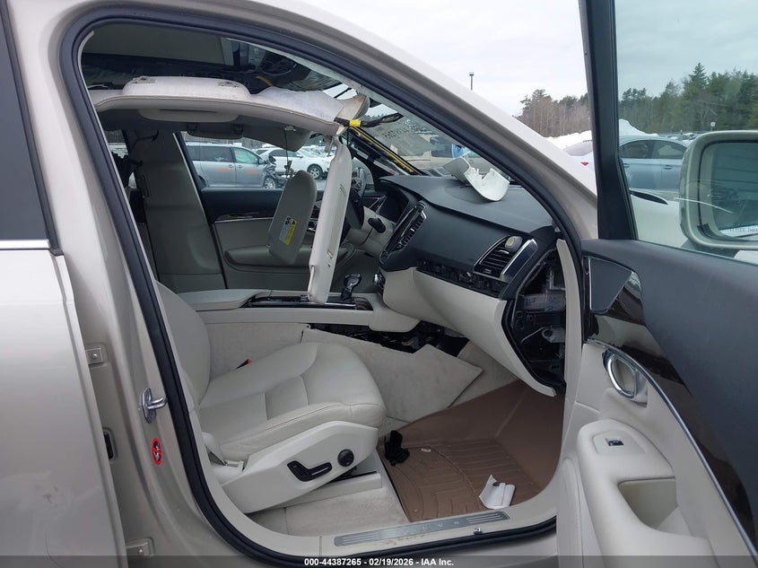 2016 Volvo Xc90 T6 Momentum