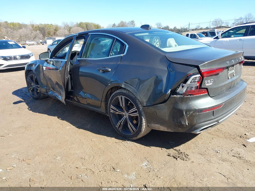 2022 Volvo S60 B5 Inscription