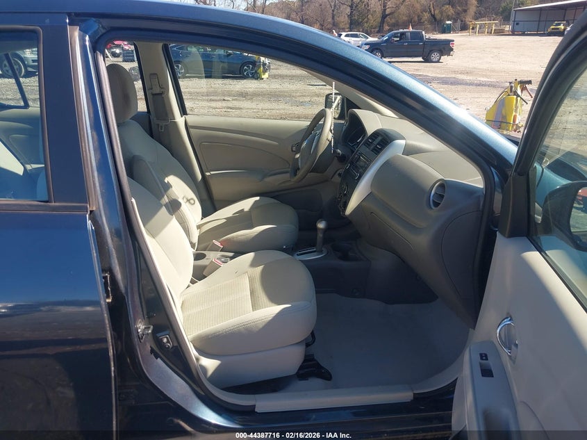 2015 Nissan Versa 1.6 Sv