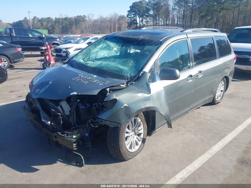 2011 Toyota Sienna Xle V6