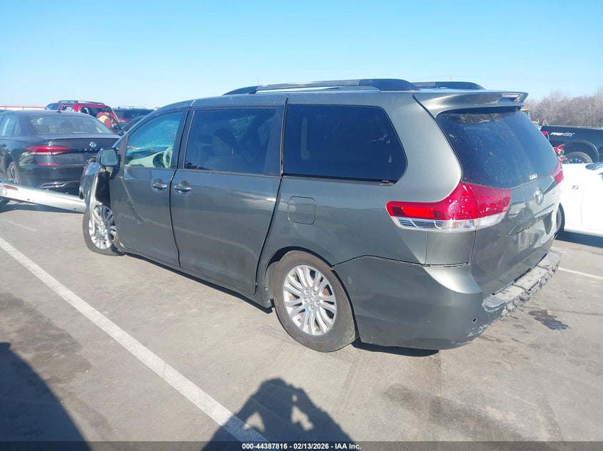 2011 Toyota Sienna Xle V6