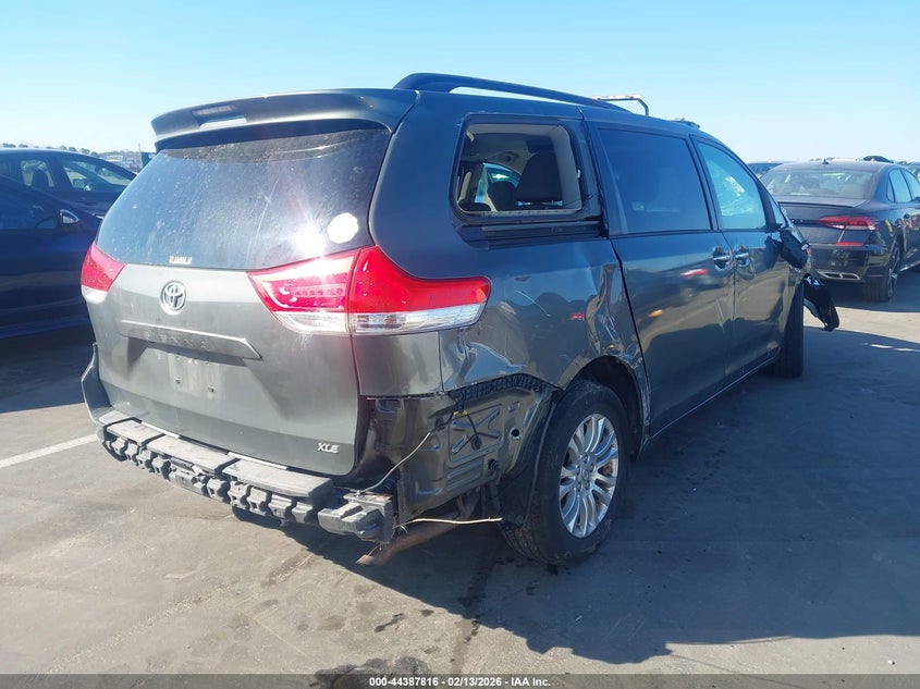 2011 Toyota Sienna Xle V6