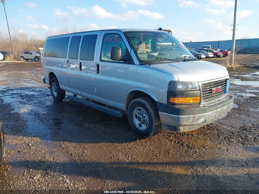 Vin: 1gjz7pfpxn1204802, lot: 44884522, gmc savana passenger rwd 3500 extended wheelbase lt 2022 img_1