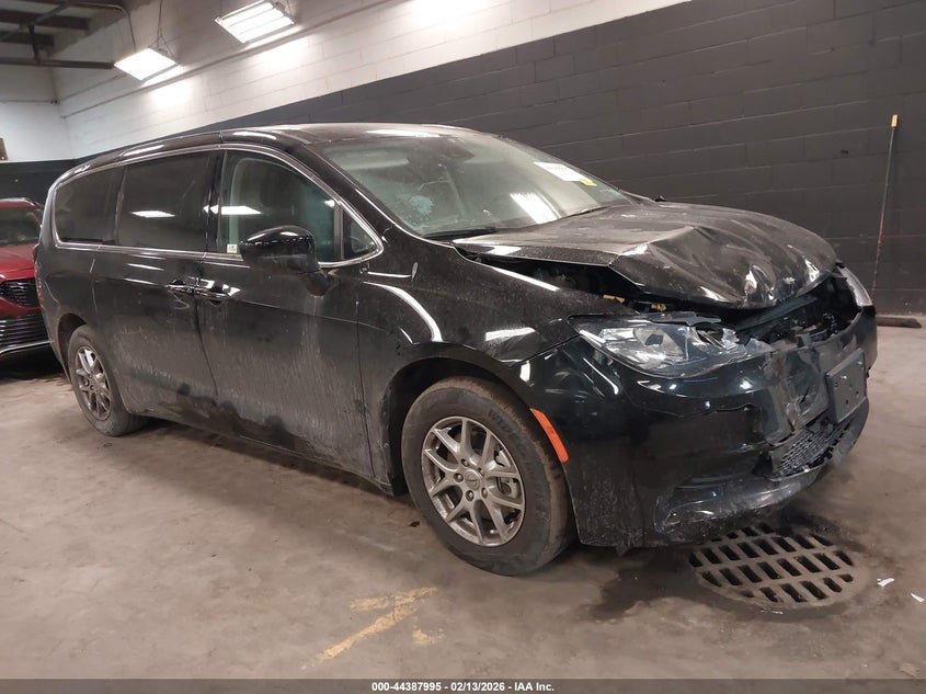 2024 Chrysler Voyager Lx