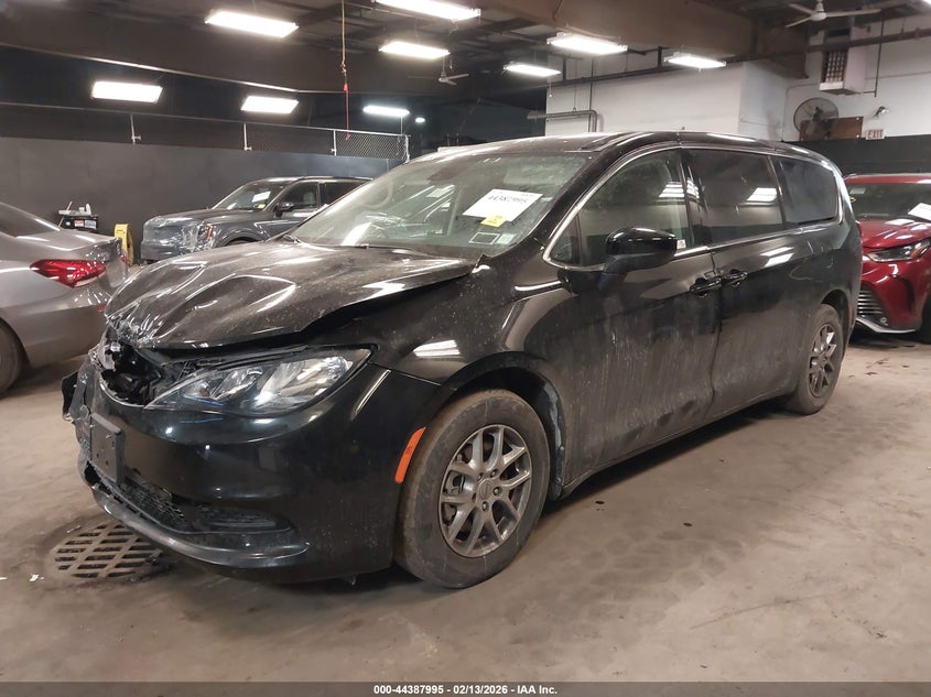 2024 Chrysler Voyager Lx