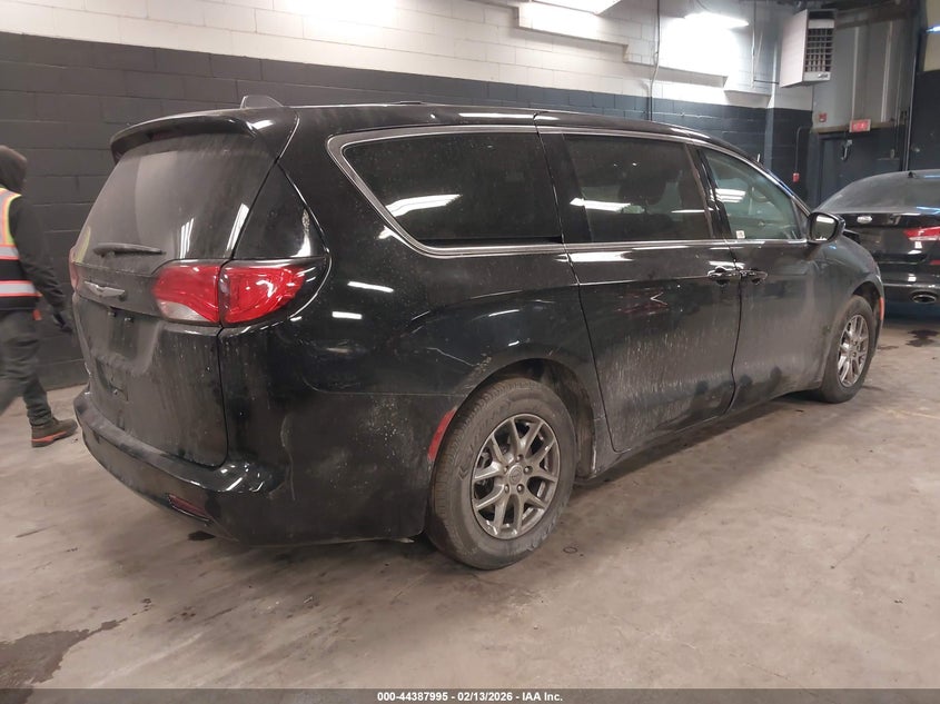 2024 Chrysler Voyager Lx