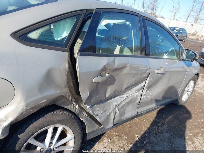 2015 Ford Focus Se VIN: 1FADP3F25FL338286 Lot: 44388105