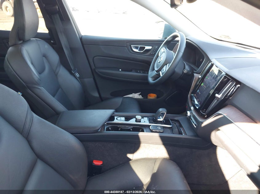 2022 Volvo Xc60 B5 Momentum