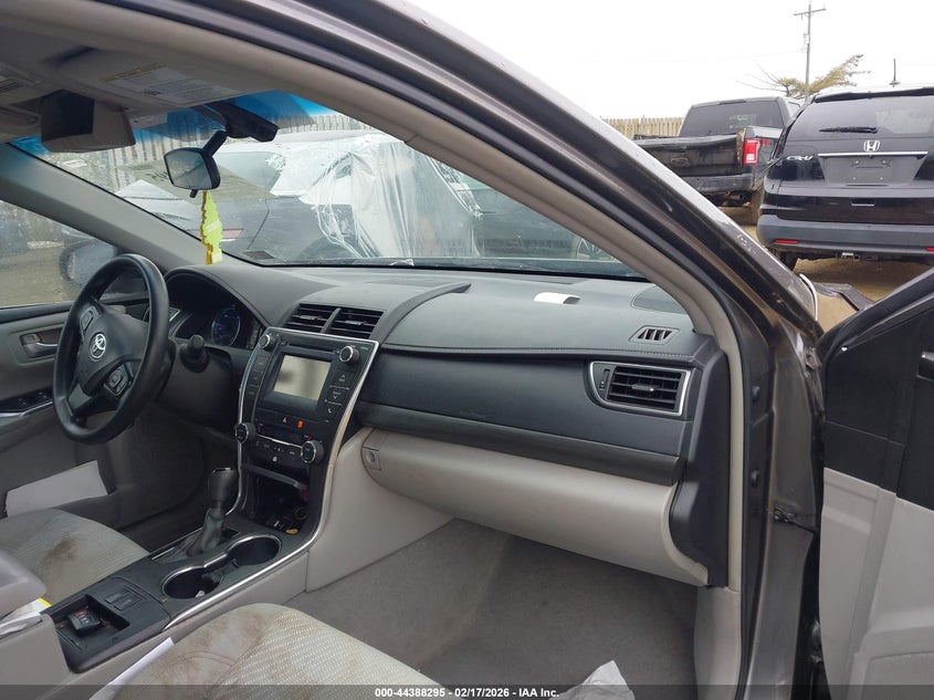 2016 Toyota Camry Hybrid Le