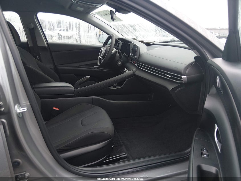 2022 Hyundai Elantra Se