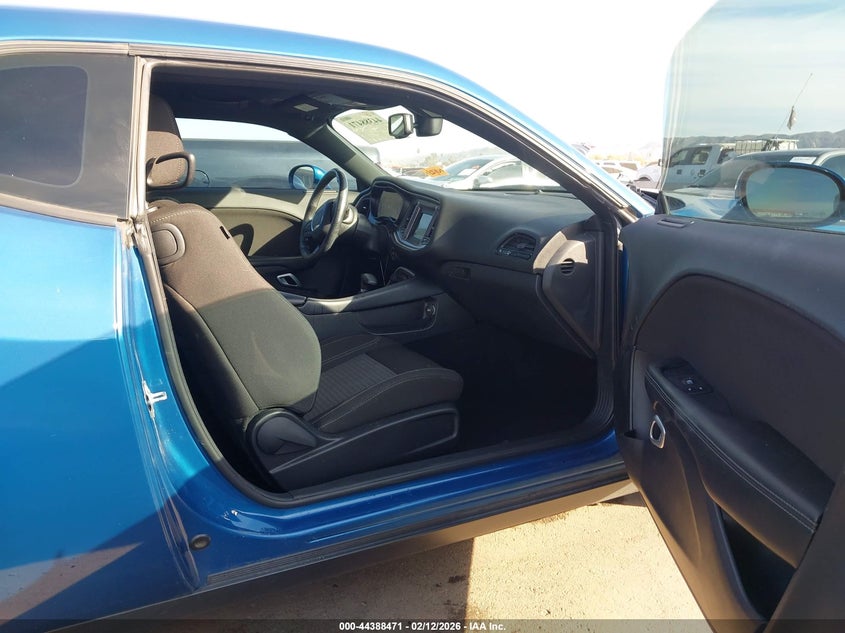 2021 Dodge Challenger Sxt