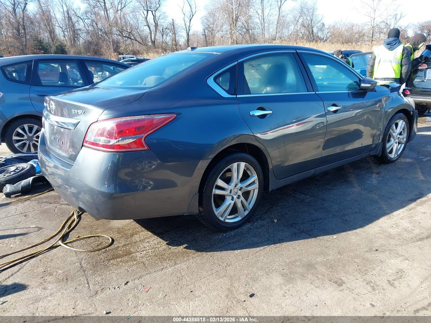 2013 Nissan Altima 3.5 Sv