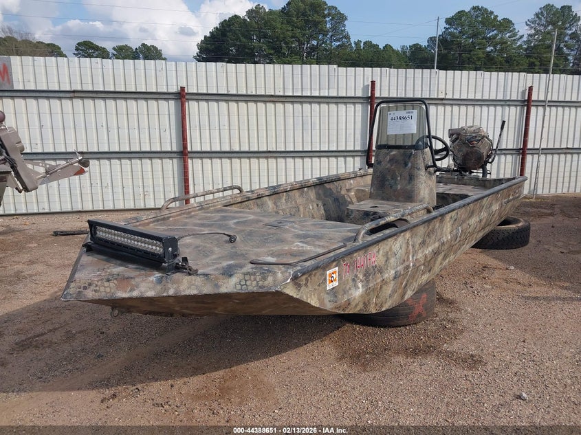 XCL05173F718 2018 Excell Angler 1854 photo 1