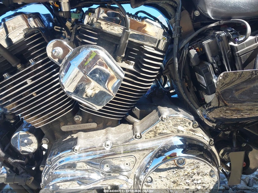 2016 Harley-Davidson Xl1200 T VIN: 1HD1LL312GC403809 Lot: 44388711