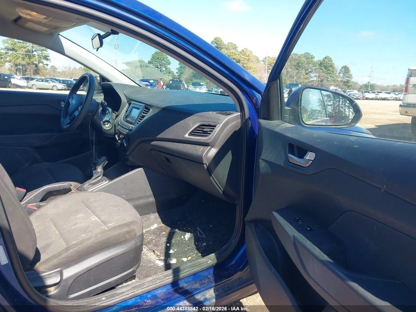 2022 Hyundai Accent Se