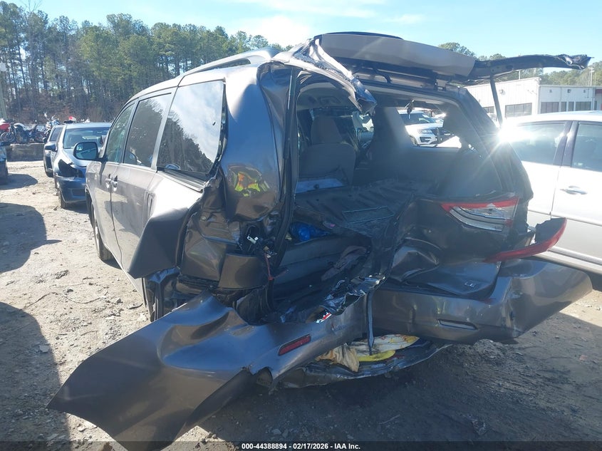 2015 Toyota Sienna Le 8 Passenger