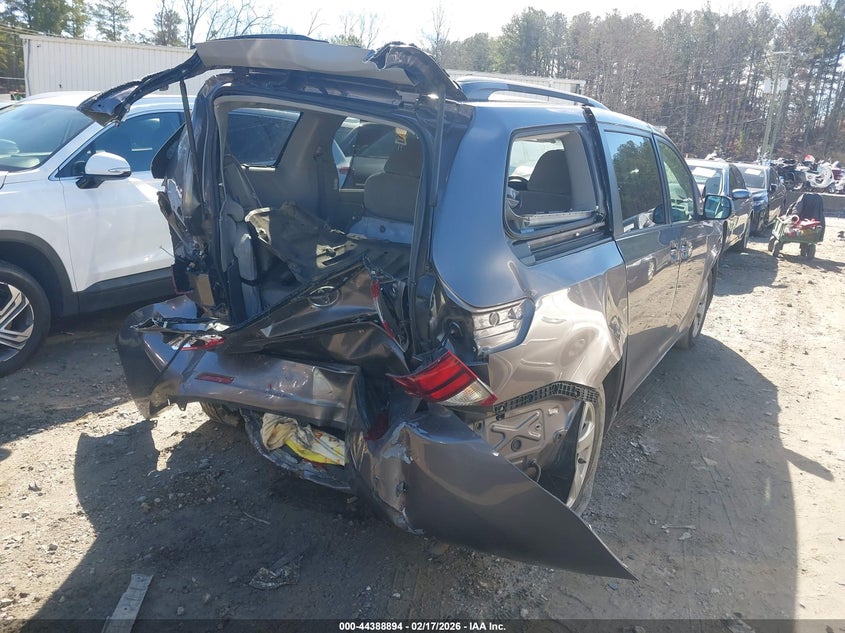 2015 Toyota Sienna Le 8 Passenger