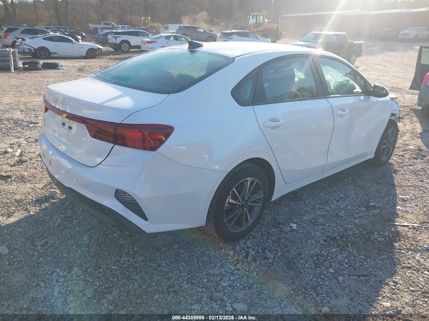 2024 Kia Forte Lxs