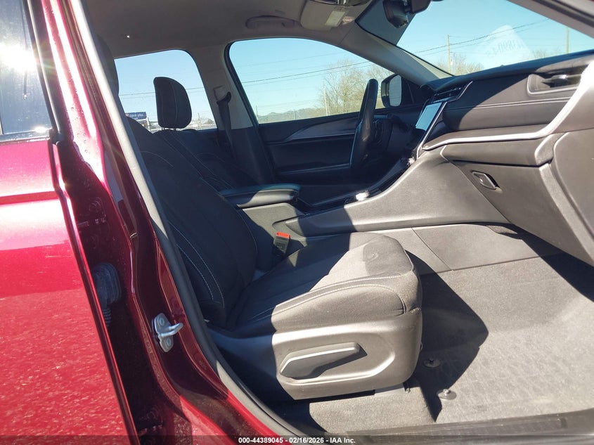 2023 Jeep Grand Cherokee L Laredo 4X4